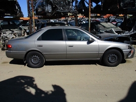 2000 TOYOTA CAMRY LE GOLD 2.2L AT Z16264